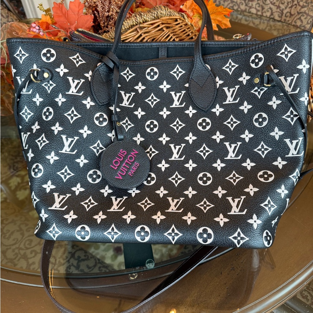 RARE🔥🔥🔥Louis Vuitton Black and White Empreinte Neverfull tote MM Bi-Color - Picture 2 of 9
